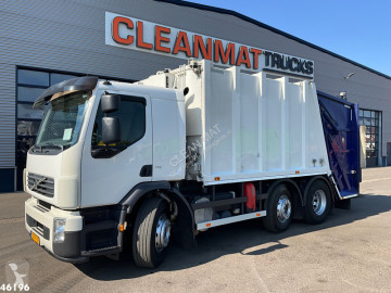 Camion benne à ordures ménagères Volvo