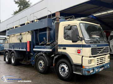Camion hydrocureur Volvo