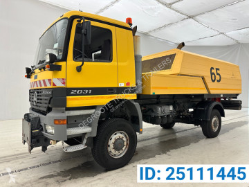 Camion balayeuse Mercedes