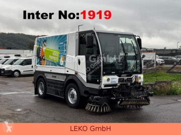 Camion balayeuse
