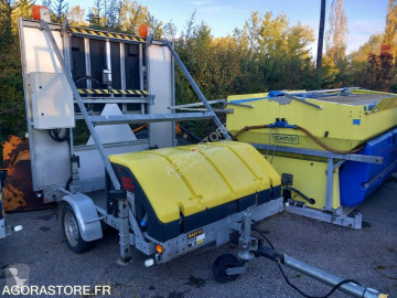 Camion saleuse