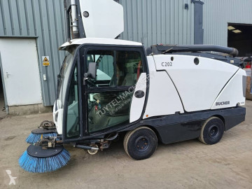 Camion balayeuse Bucher Schoerling
