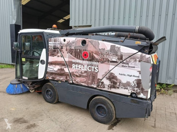 Camion balayeuse Bucher Schoerling