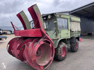 Unimog snow plough