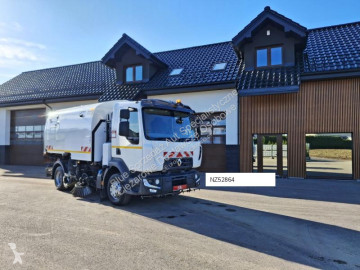 Renault road sweeper