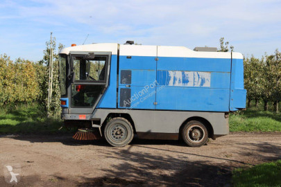Ravo road sweeper