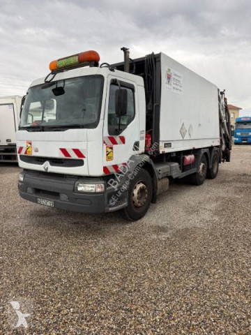 Renault waste collection truck