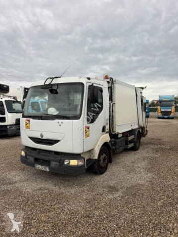 Renault waste collection truck