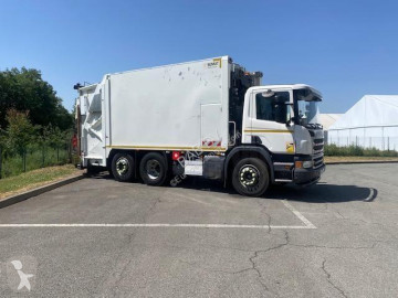 شاحنة قلابة للنفايات المنزلية Scania