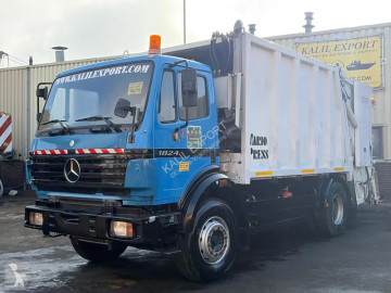 Camión volquete para residuos domésticos Mercedes