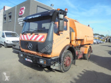 Camion balayeuse Mercedes 1414