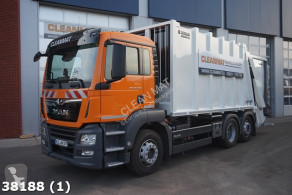 Maquinaria vial MAN TGS 26.320 camión volquete para residuos domésticos usado