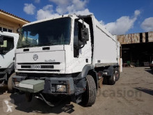 camion benne à ordures ménagères Iveco