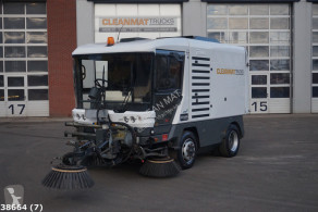 Camion cu echipament de măturat străzi Ravo 580