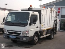Maquinaria vial Mitsubishi Canter 7C15 camión volquete para residuos domésticos usado
