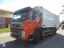 Volvo FM 300 lastbil med ske til husholdningsaffald brugt