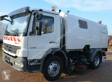 Camion balayeuse Mercedes 1518 LKO Atego Kehrmaschine Linkslenker
