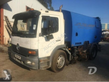 camion balayeuse Mercedes