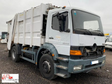 Maquinaria vial camión volquete para residuos domésticos usado Mercedes ATEGO 1823
