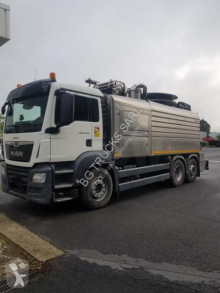 Camion-cisternă MAN TGS 26.420