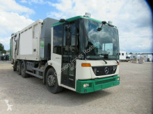 Maquinaria vial Mercedes 2629 Zoeller 2 Kammern, 3.Achse liftbar+drehbar camión volquete para residuos domésticos usado