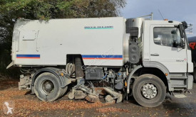 Maquinaria vial camión barredora Mercedes Axor 1829