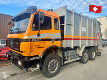 Maquinaria vial camión volquete para residuos domésticos Mercedes 2534. 6x2