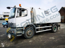 Camion balayeuse Mercedes Atego