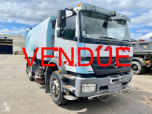 Camion balayeuse Mercedes Axor 1828