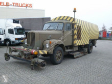 Camion cu echipament de măturat străzi SAURER BERNA