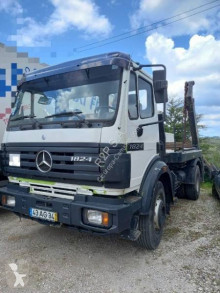 Camion benne à ordures ménagères Mercedes 1824