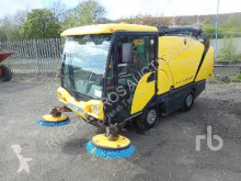 Camion balayeuse Johnston 142A101T