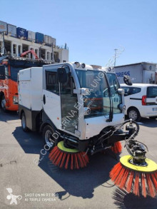 Camion balayeuse Bucher Schoerling CC2020