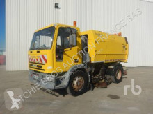 Camion balayeuse Iveco 130E15 TIPPER