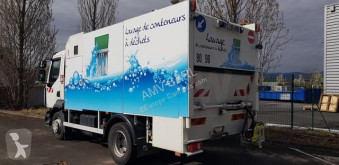 engin de voirie camion laveuse