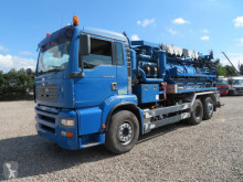 engin de voirie camion hydrocureur