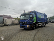 engin de voirie camion benne à ordures ménagères