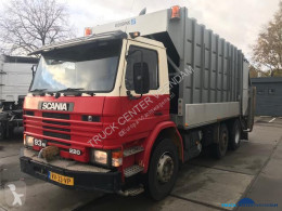 Scania P 93 camión volquete para residuos domésticos usado