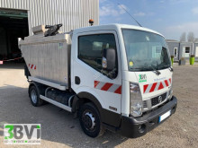 Maquinaria vial Nissan Cabstar 35.13 camión volquete para residuos domésticos usado