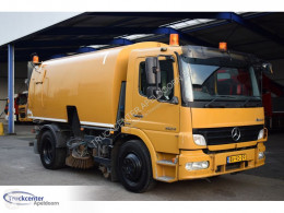 Maquinaria vial camión barredora Mercedes Atego 1524