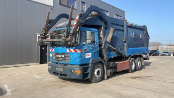 Maquinaria vial MAN 26.314 (MANUAL GEARBOX / / EURO 2) camión volquete para residuos domésticos usado