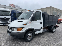 Maquinaria vial camión volquete para residuos domésticos Iveco Daily