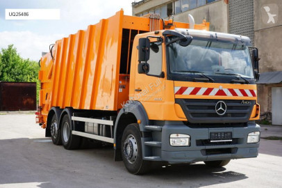 Camión volquete para residuos domésticos Mercedes