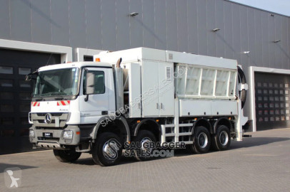 Mercedes sewer cleaner truck