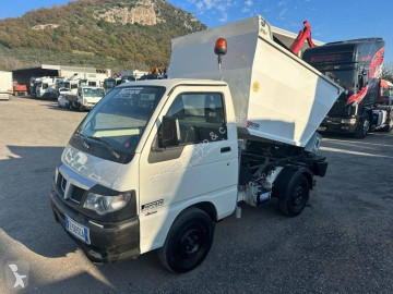 Camión volquete para residuos domésticos Piaggio