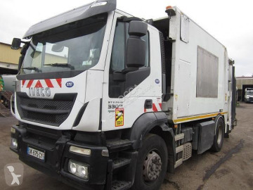 Camion benne à ordures ménagères Iveco