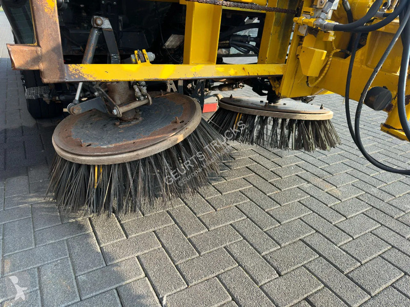 Gemeentevoertuig Johnston CX400 SWEEPING TRUCK/...