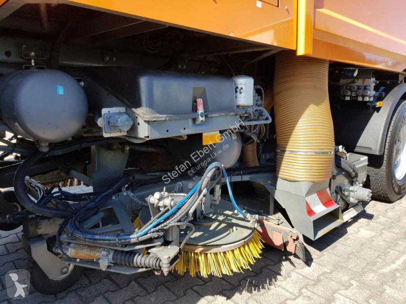Silniční stroje Mercedes 2032 A 4x4 Bucher STKF...