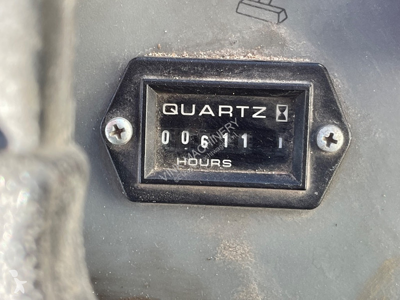Echipament de curățare Tennant 7100