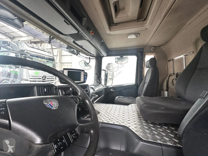 Silniční stroje Scania 230 6X2 / Essieu...